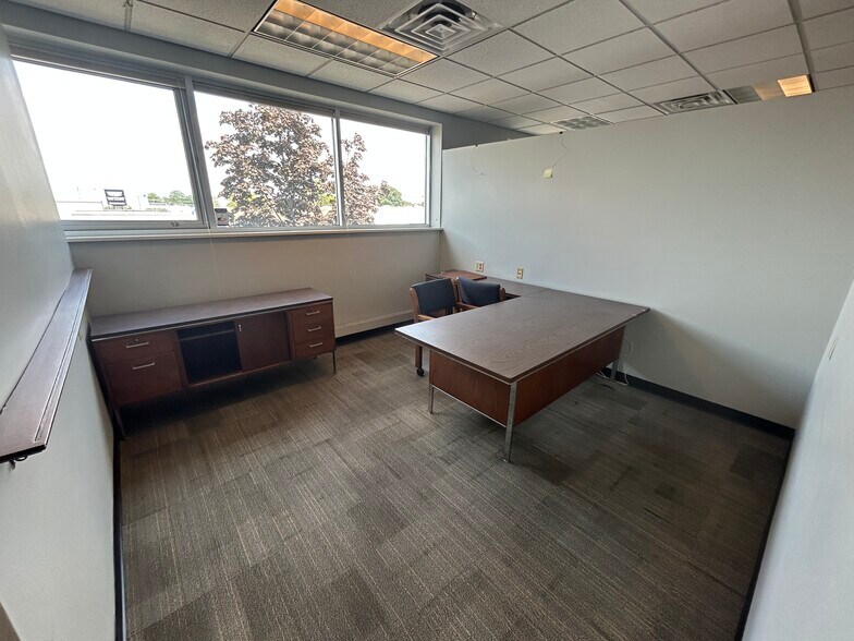 More Photos Of 2800 Gilbert Ave, Cincinnati Office For Sale