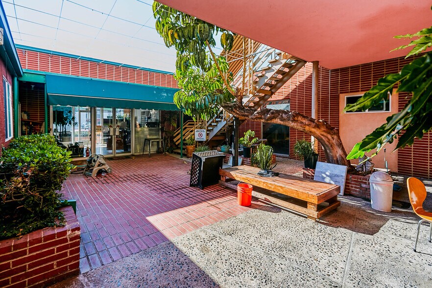 More Photos Of 2551 Beverly Blvd, Los Angeles Loft Creative Space For Lease