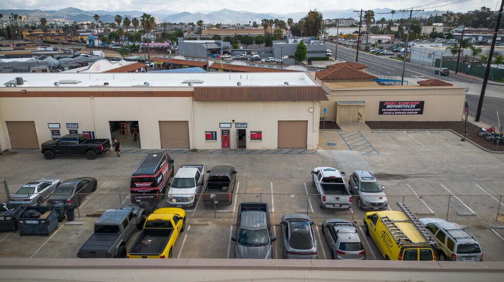 More Photos Of 802-812 W Washington Ave, Escondido Service For Sale