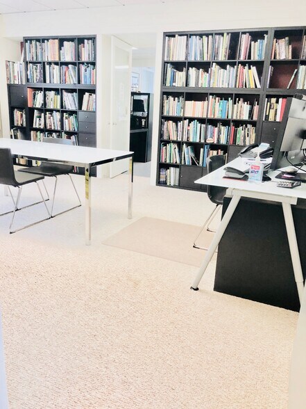 More Photos Of 19 W Putnam Ave, Greenwich Office For Lease