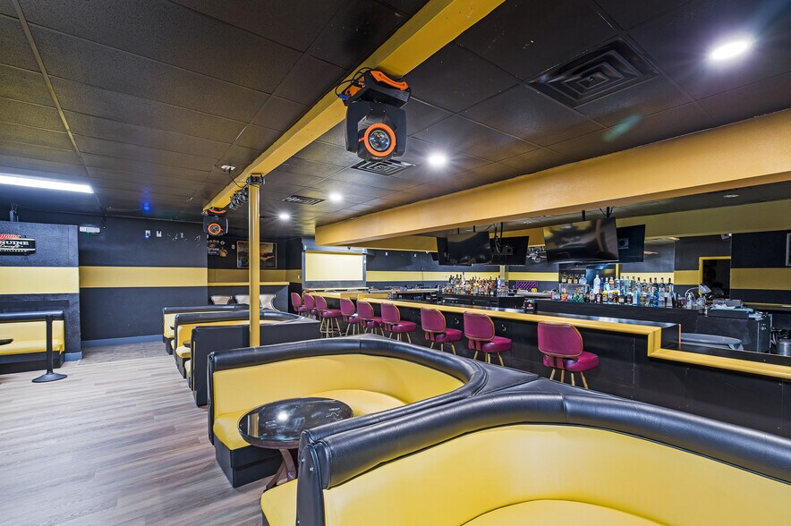 More Photos Of 4465 E Sahara Ave, Las Vegas Bar For Sale