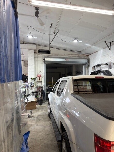 More Photos Of 1229 E Ridge Pike, Plymouth Meeting Auto Repair For Lease