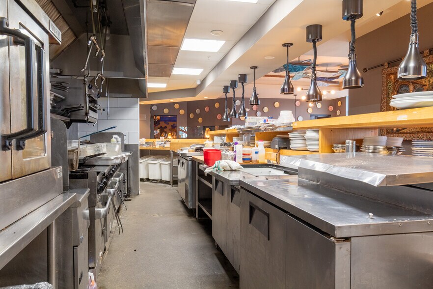 More Photos Of 321 Commercial St, Portland Hotel For Sale