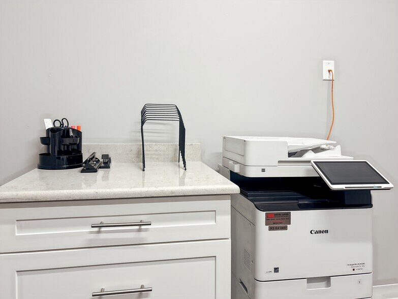 More Photos Of 15631-15653 S 94th Ave, Orland Park Coworking Space