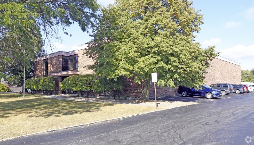 Primary Photo Of 405 S Washington Blvd, Mundelein Office For Lease