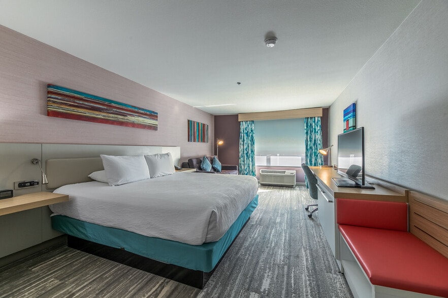 More Photos Of 4400 North Fwy, Fort Worth Hotel For Sale