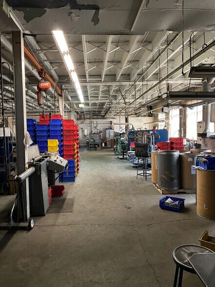 More Photos Of 4437-4447 W Rice St, Chicago Warehouse For Lease