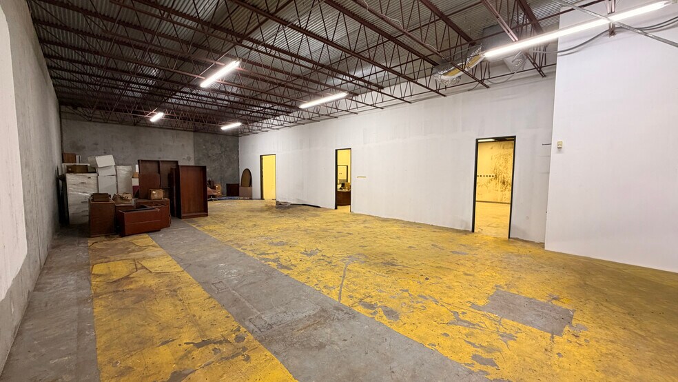 More Photos Of 4815 Dacoma St, Houston Warehouse For Lease