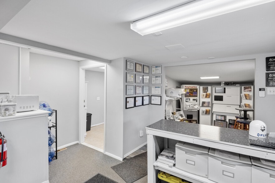 More Photos Of 296 N Main St, Sayville Industrial For Sale