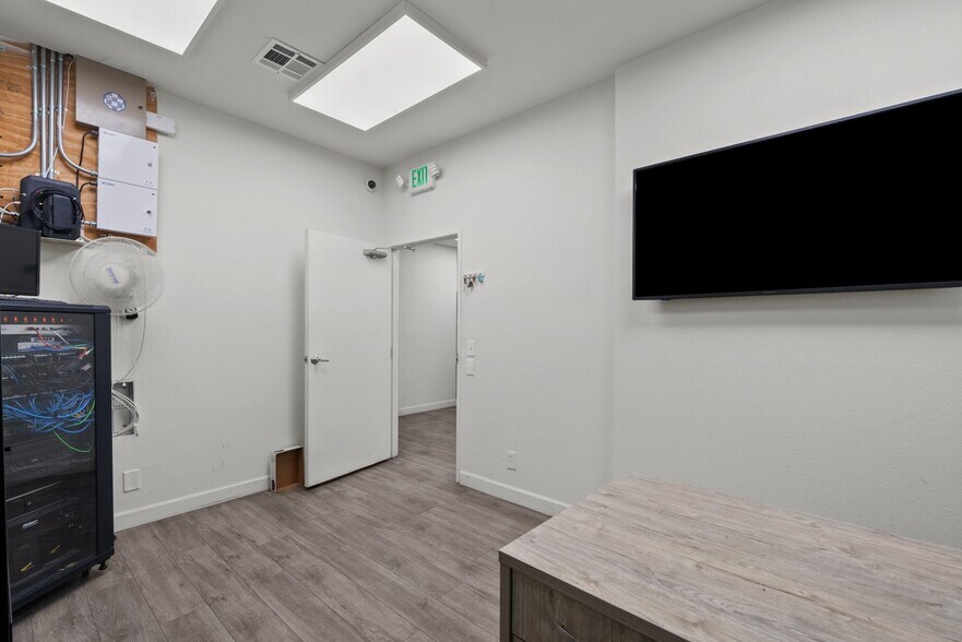 More Photos Of 1017 E Ocean Ave, Lompoc Medical For Sale