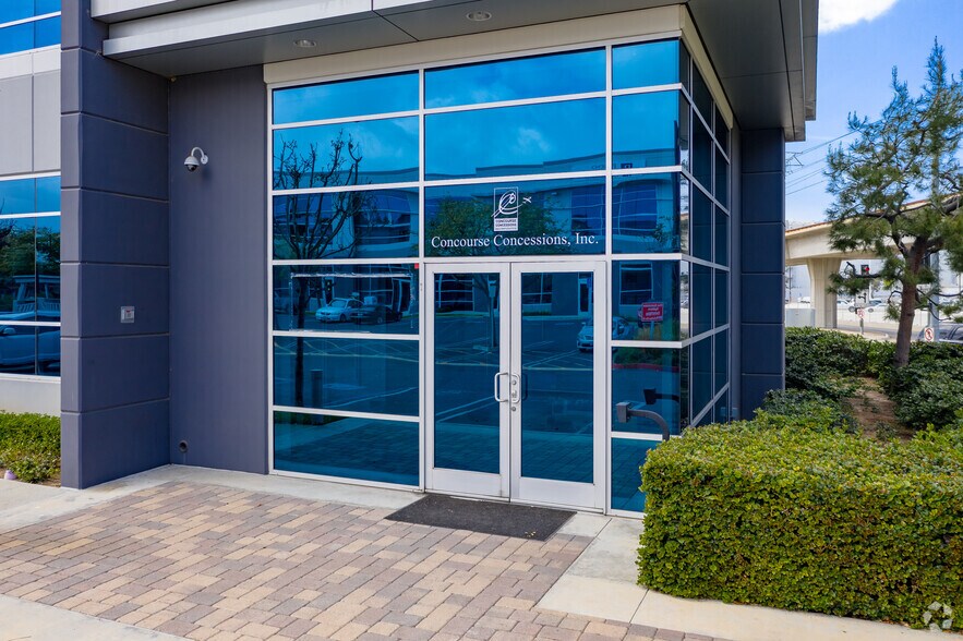 More Photos Of 880 Parkview Dr N, El Segundo Office For Sale