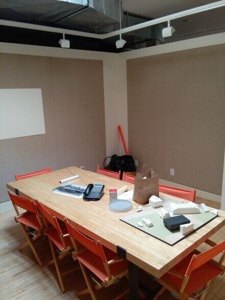 More Photos Of 798-800 Chapel St, New Haven Storefront Retail Office For Lease