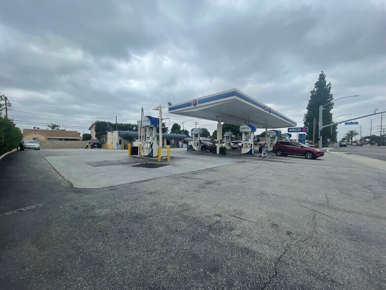 More Photos Of 9706 Telegraph Rd, Downey Service Station For Sale