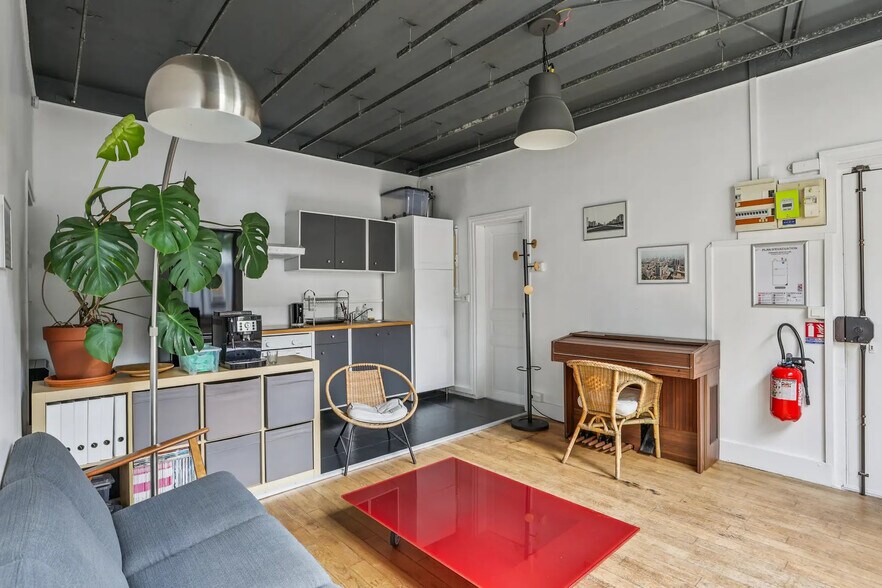 More Photos Of 20 Rue Marx Dormoy, Paris Office For Sale