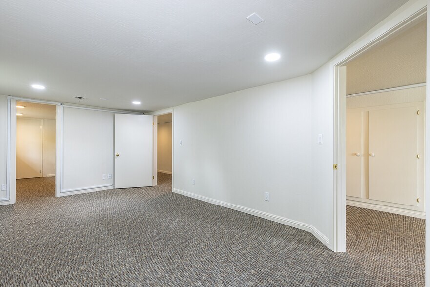 More Photos Of 1801 Oak St, Napa Office For Sale