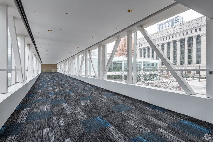More Photos Of 875 E Wisconsin Ave, Milwaukee Office For Lease