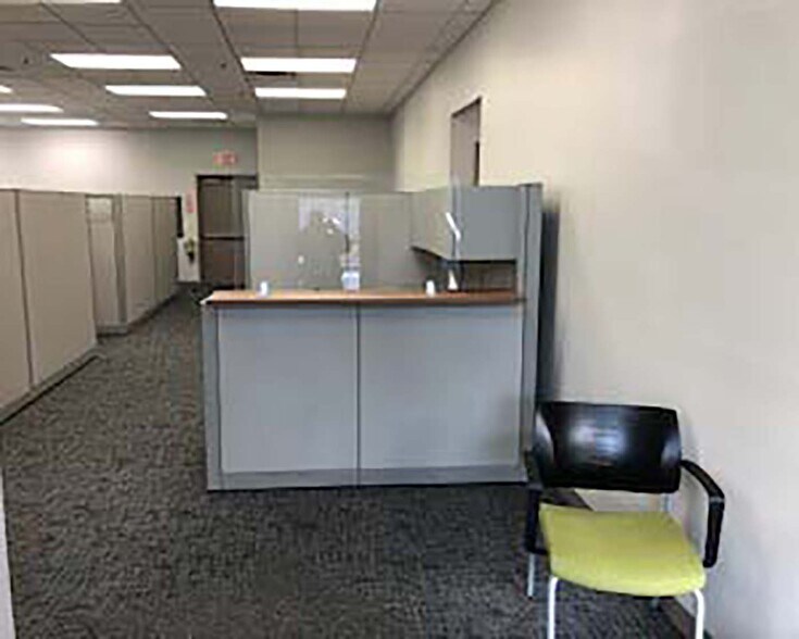 More Photos Of 289 N Plank Rd, Newburgh Office For Lease