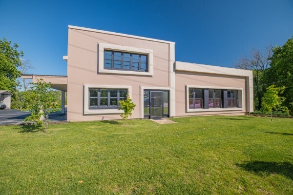 More Photos Of 410 Dinah Shore Blvd, Winchester Office Residential For Sale