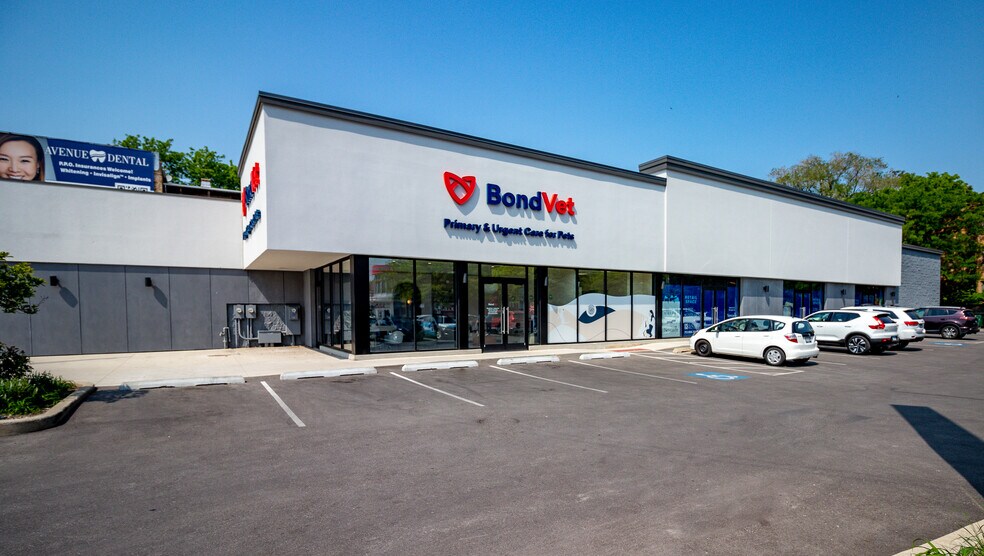 More Photos Of 3101-3103 N Clark St, Chicago Storefront For Lease