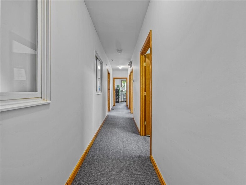 More Photos Of 200 W Town St, Norwich Office For Sale