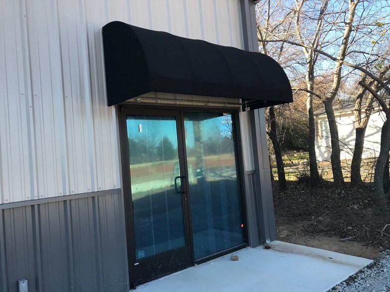 More Photos Of 1011 Upper Denton Rd, Weatherford Warehouse For Lease