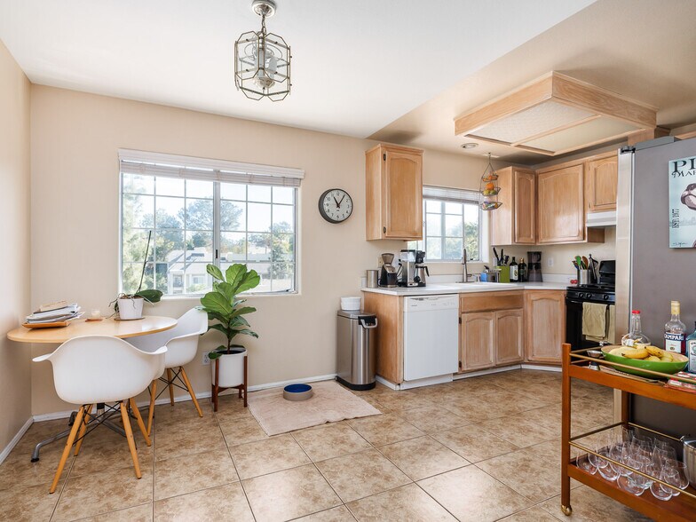 More Photos Of 3420-3430 Wilshire Ter, San Diego Apartments For Sale