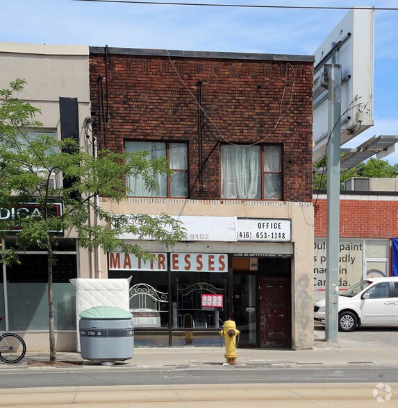 More Photos Of 566 St Clair Ave W, Toronto Storefront Retail Residential For Lease