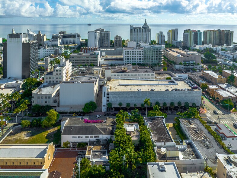 More Photos Of 420 Lincoln Rd, Miami Beach Loft Creative Space For Lease