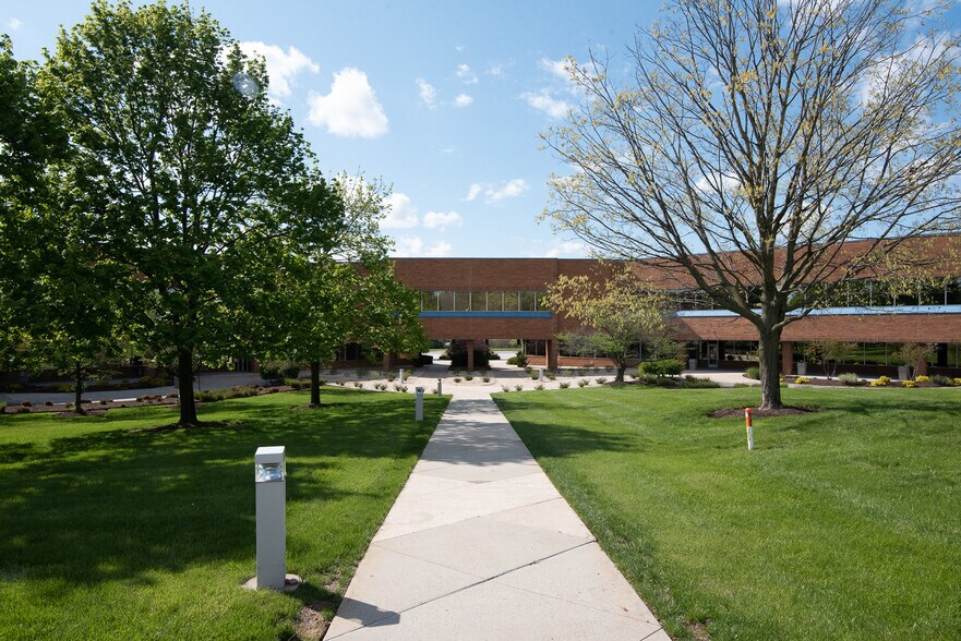 More Photos Of 14700 Citicorp Dr, Hagerstown Office For Sale