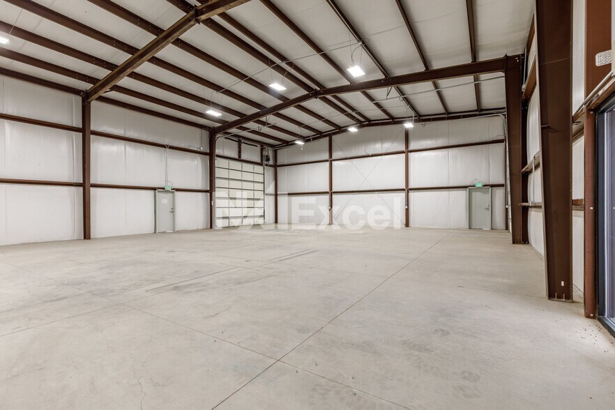 More Photos Of 397 Commerce st, Hurricane Industrial For Lease