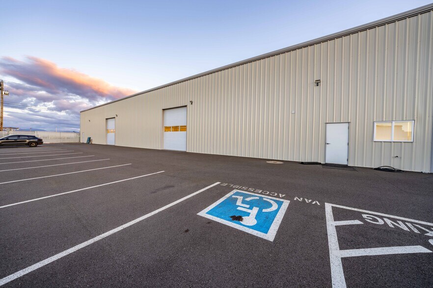 More Photos Of 188 Salmon Way, White City Industrial For Lease