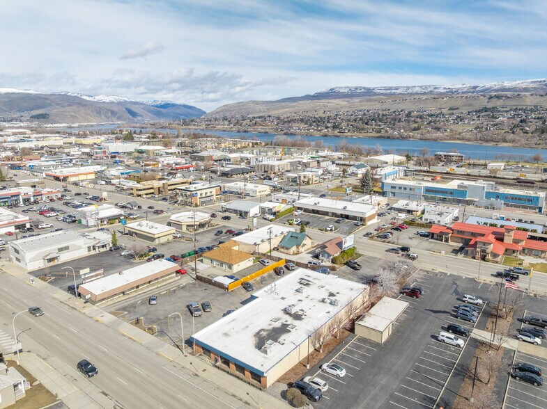 More Photos Of 325 Chelan Ave, Wenatchee Office For Lease