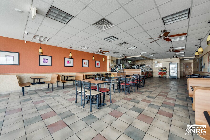 More Photos Of 321-329 Dodson St, Midland Storefront For Lease