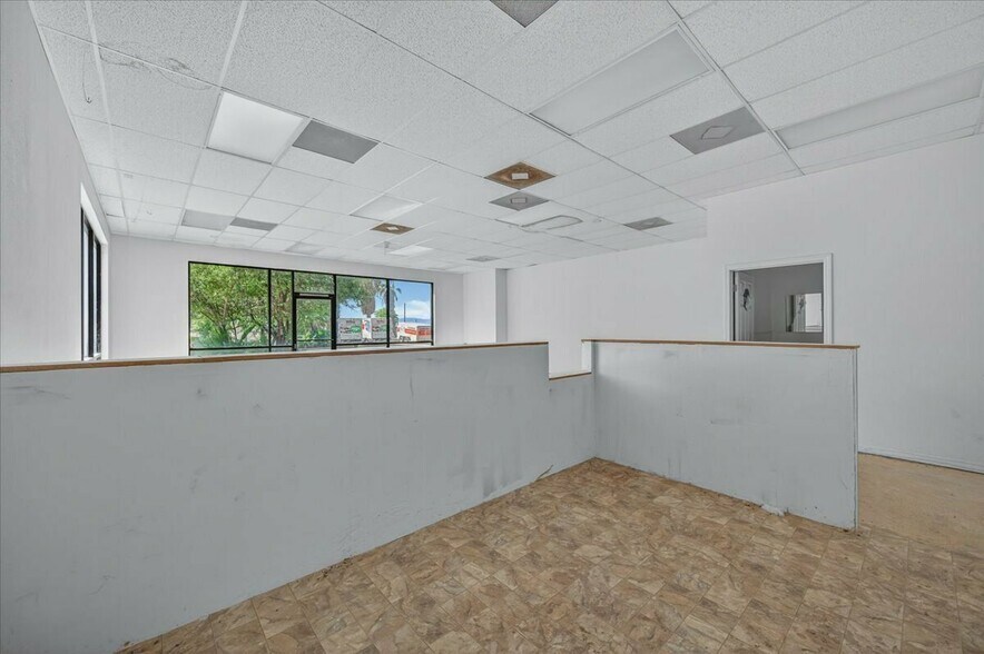 More Photos Of 8339 W Elm Ave, San Joaquin General Retail For Lease