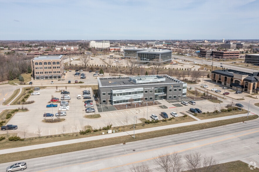 More Photos Of 7545 Ashworth Rd, West Des Moines Office For Lease