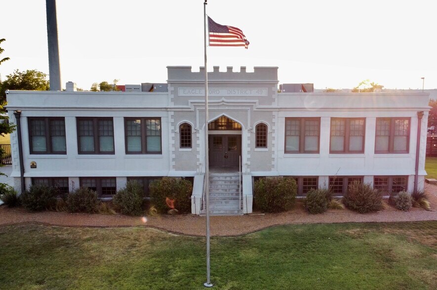 Primary Photo Of 1601 Chalk Hill Rd, Dallas Loft Creative Space For Sale