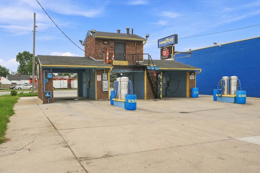 More Photos Of 636 Southfield Rd, Lincoln Park Carwash For Sale