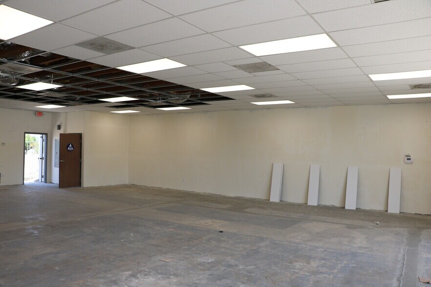 More Photos Of 25362 E 3rd St, San Bernardino Freestanding For Sale