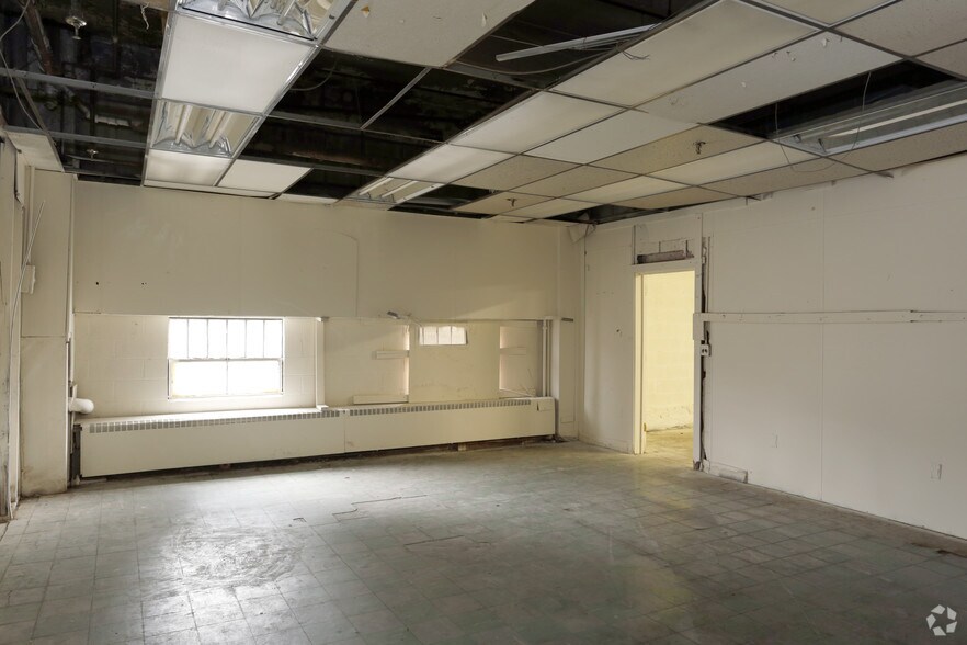 More Photos Of 545 N Arlington Ave, Bloomfield Manufacturing For Lease