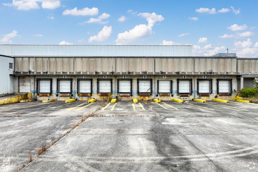 More Photos Of 102 N Midway Rd, Cordele Refrigeration Cold Storage For Sale