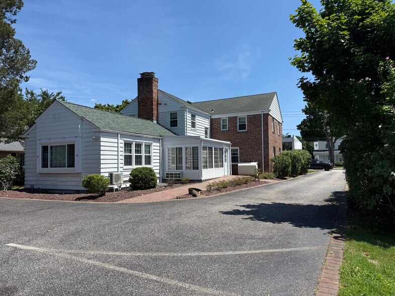 More Photos Of 156 N Ocean Ave, Patchogue Office For Sale