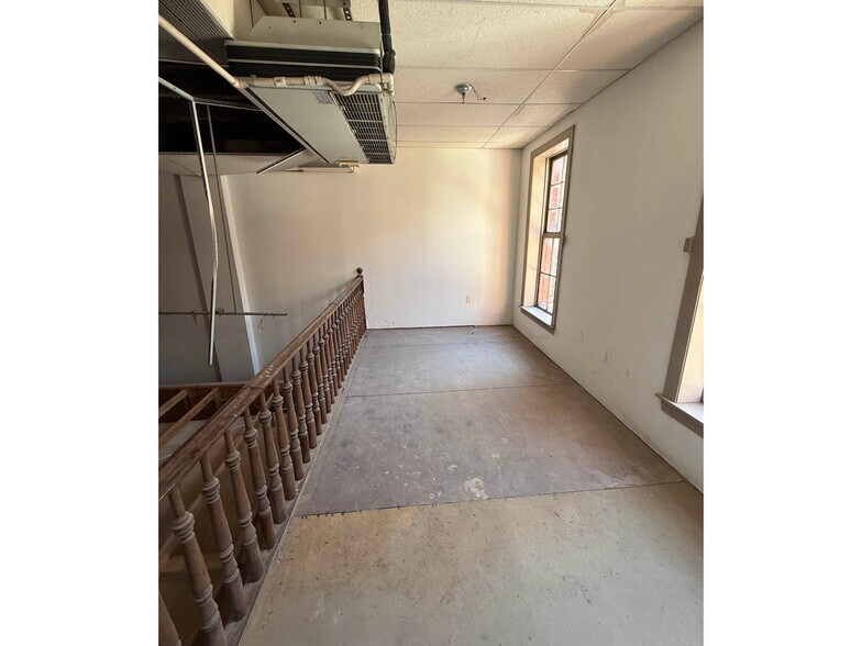 More Photos Of 893-895 N Howard St, Baltimore Storefront For Sale