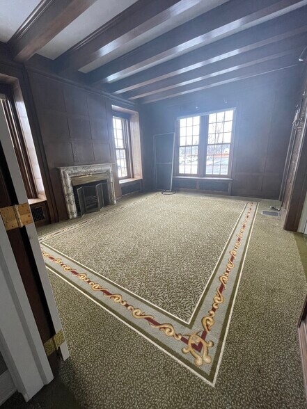 More Photos Of 925 N Michigan Ave, Saginaw Medical For Sale