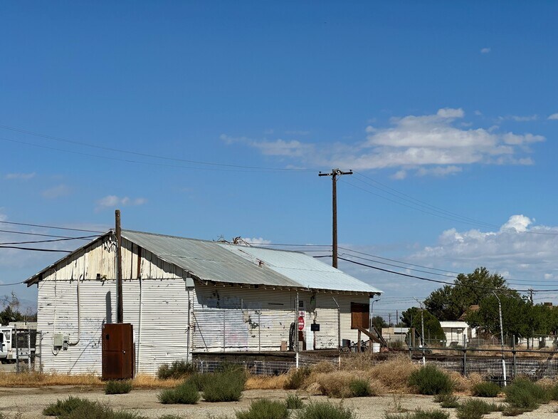More Photos Of 3301 E Avenue I, Lancaster Warehouse For Sale