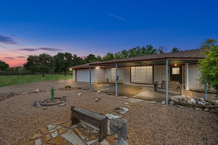 More Photos Of 7315 Pine St, Manvel Industrial For Sale