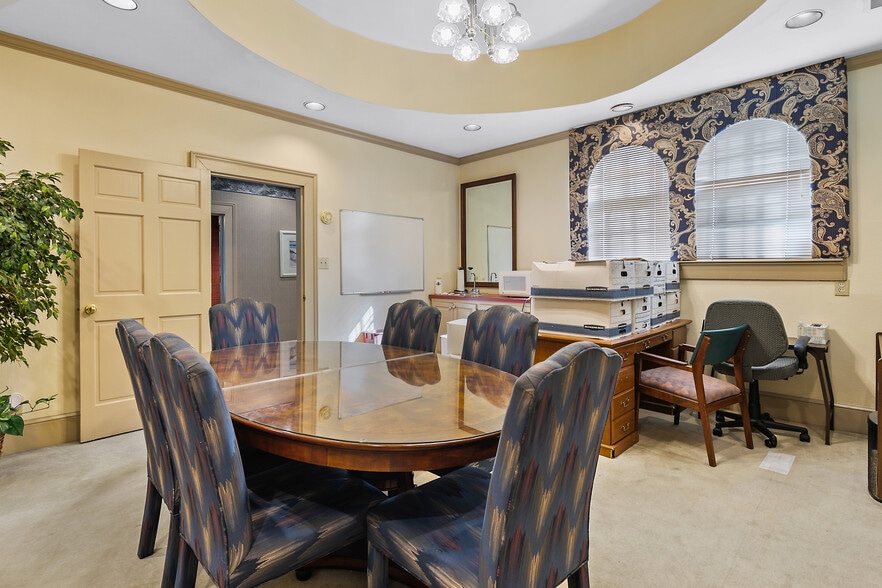 More Photos Of 127 S Cool Spring St, Fayetteville Office For Sale