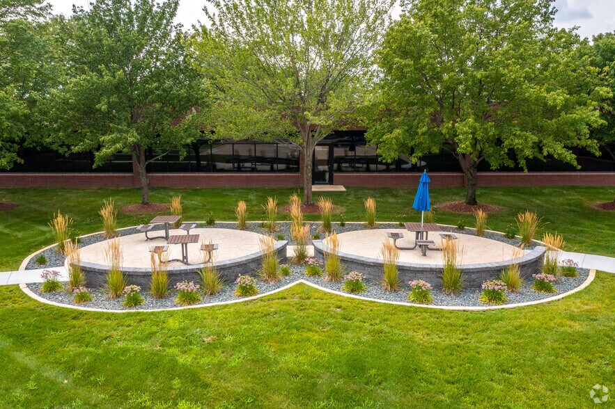 More Photos Of 6901-6965 Vista Dr, West Des Moines Office For Lease