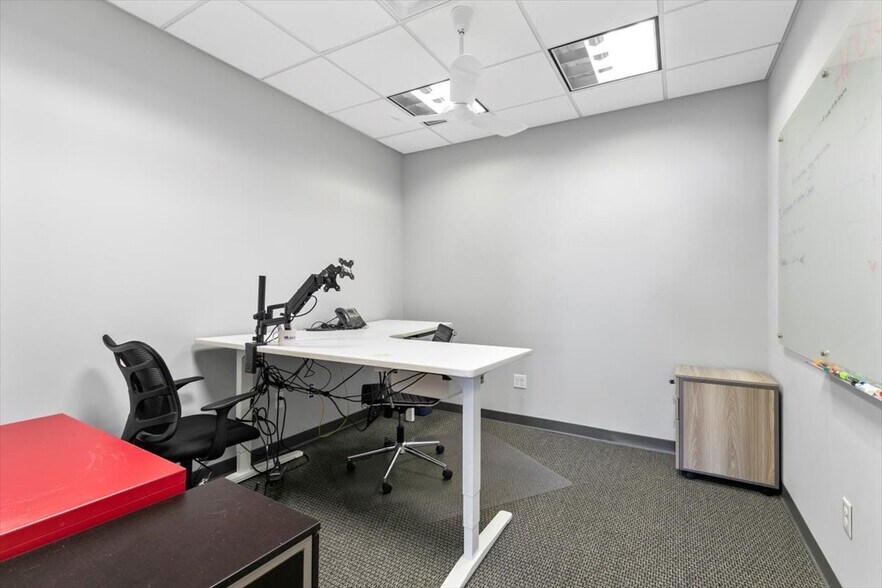 More Photos Of 1492 Highland Ave, Cheshire Light Manufacturing For Sale