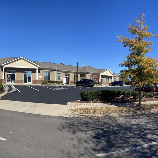 More Photos Of 105 Bluegrass Commons Blvd, Hendersonville Office For Lease