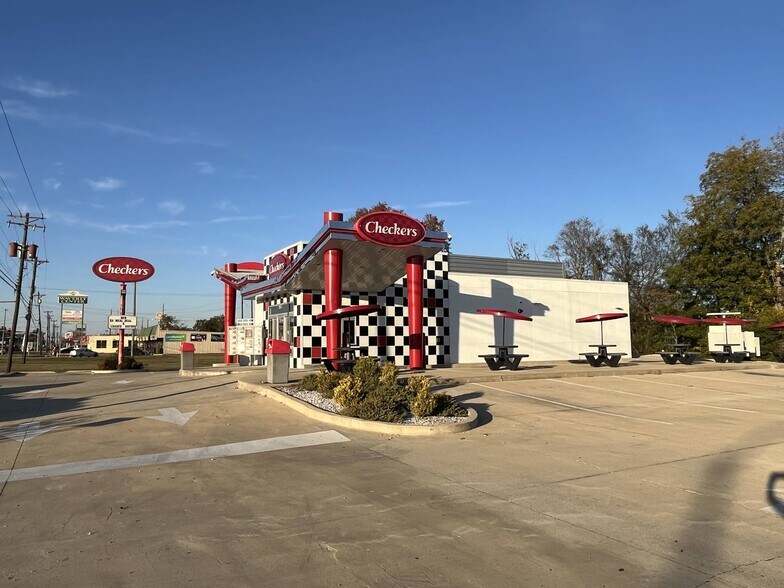 More Photos Of 6720 Highway 45 Alt S, West Point Restaurant For Sale